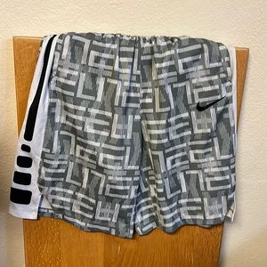 Kids Xl Nike Elite Shirts